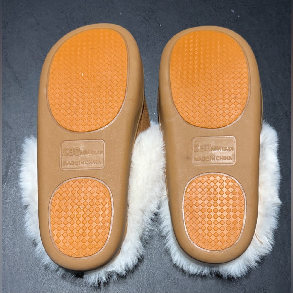 Girls Size 2 Tan and Cream Sippers Brand New - Picture 4 of 4